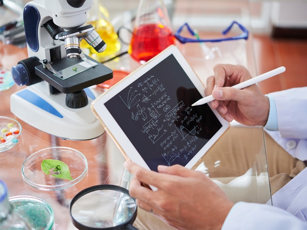 scientist-making-calculations